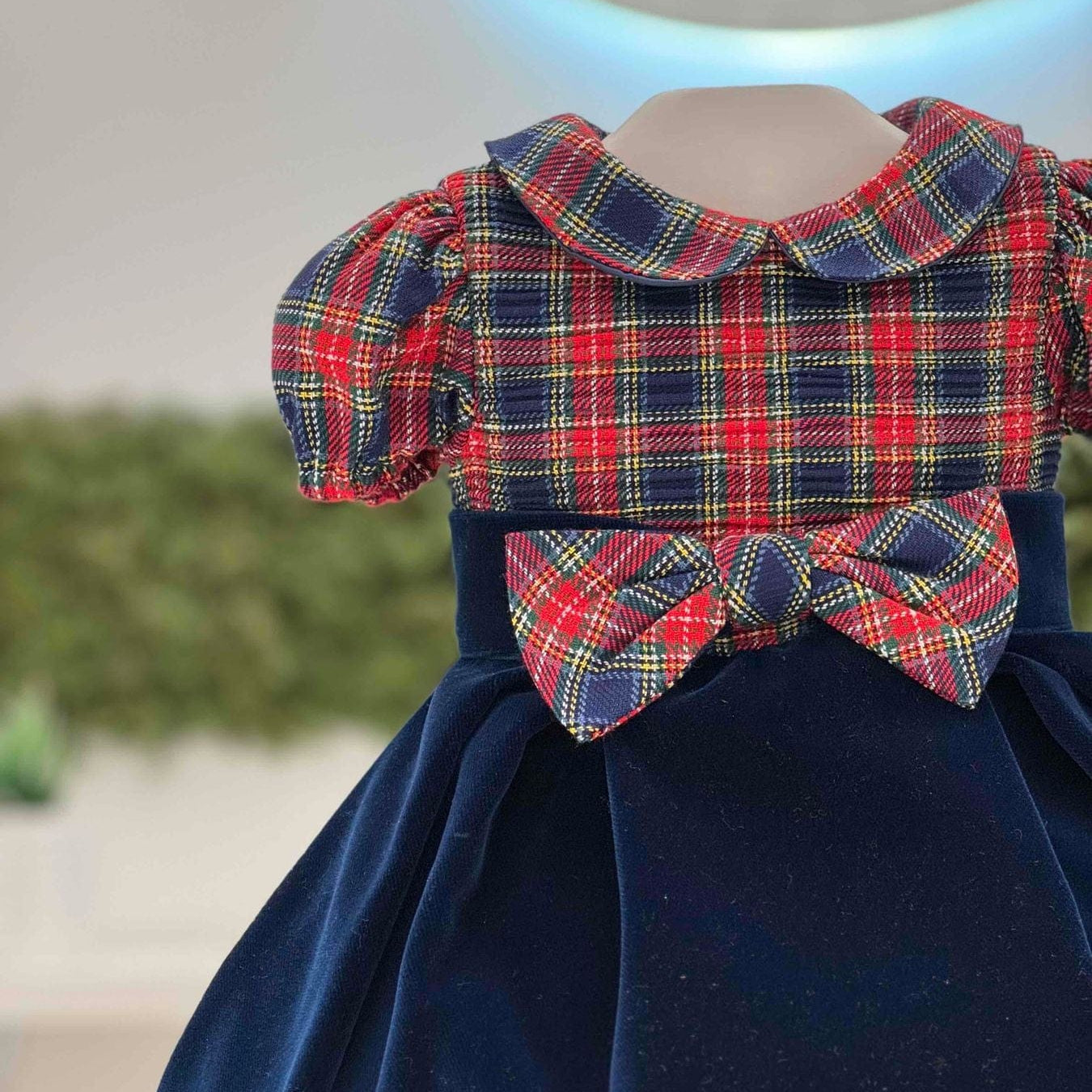 Abito in velluto e tartan