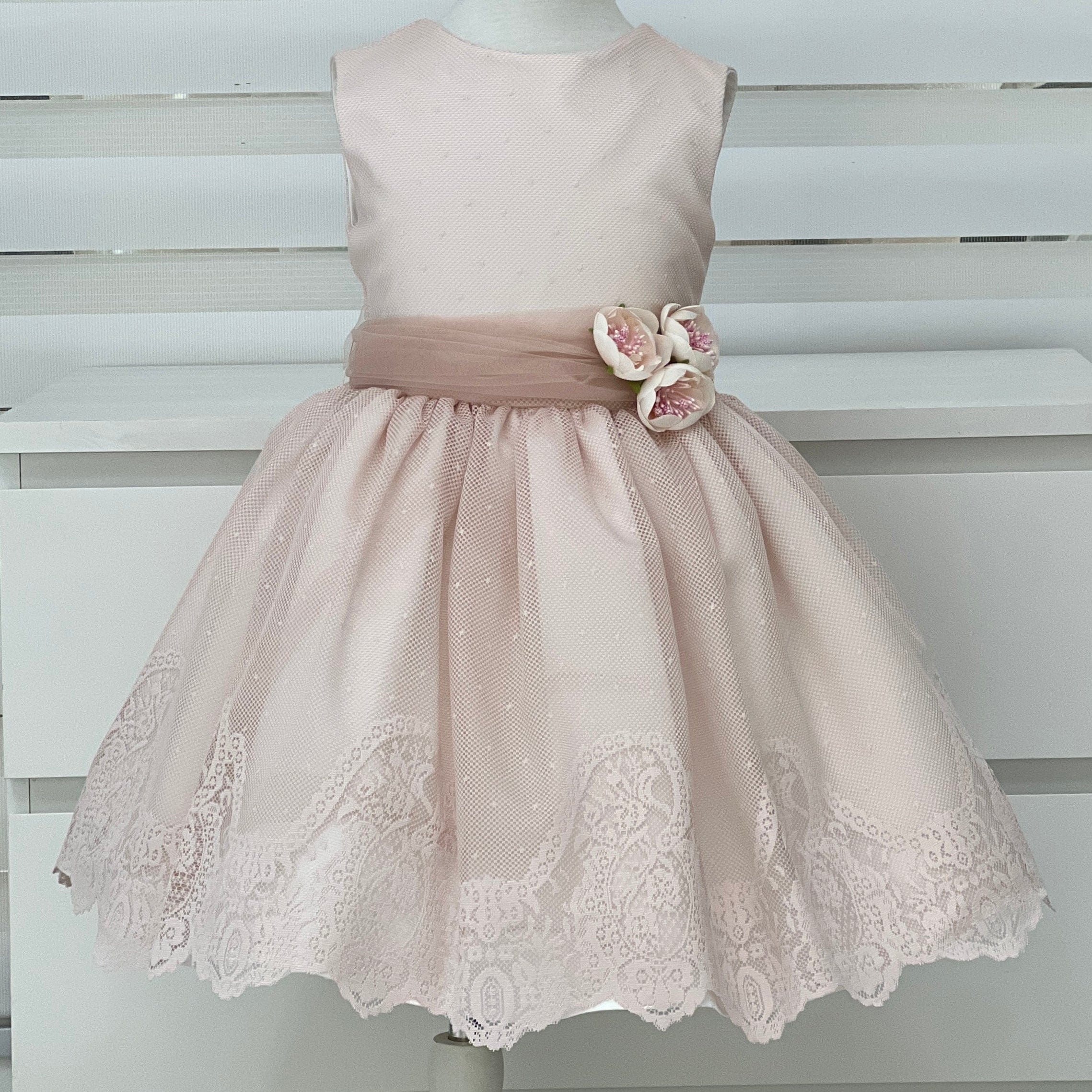 Abito elegante ricamato