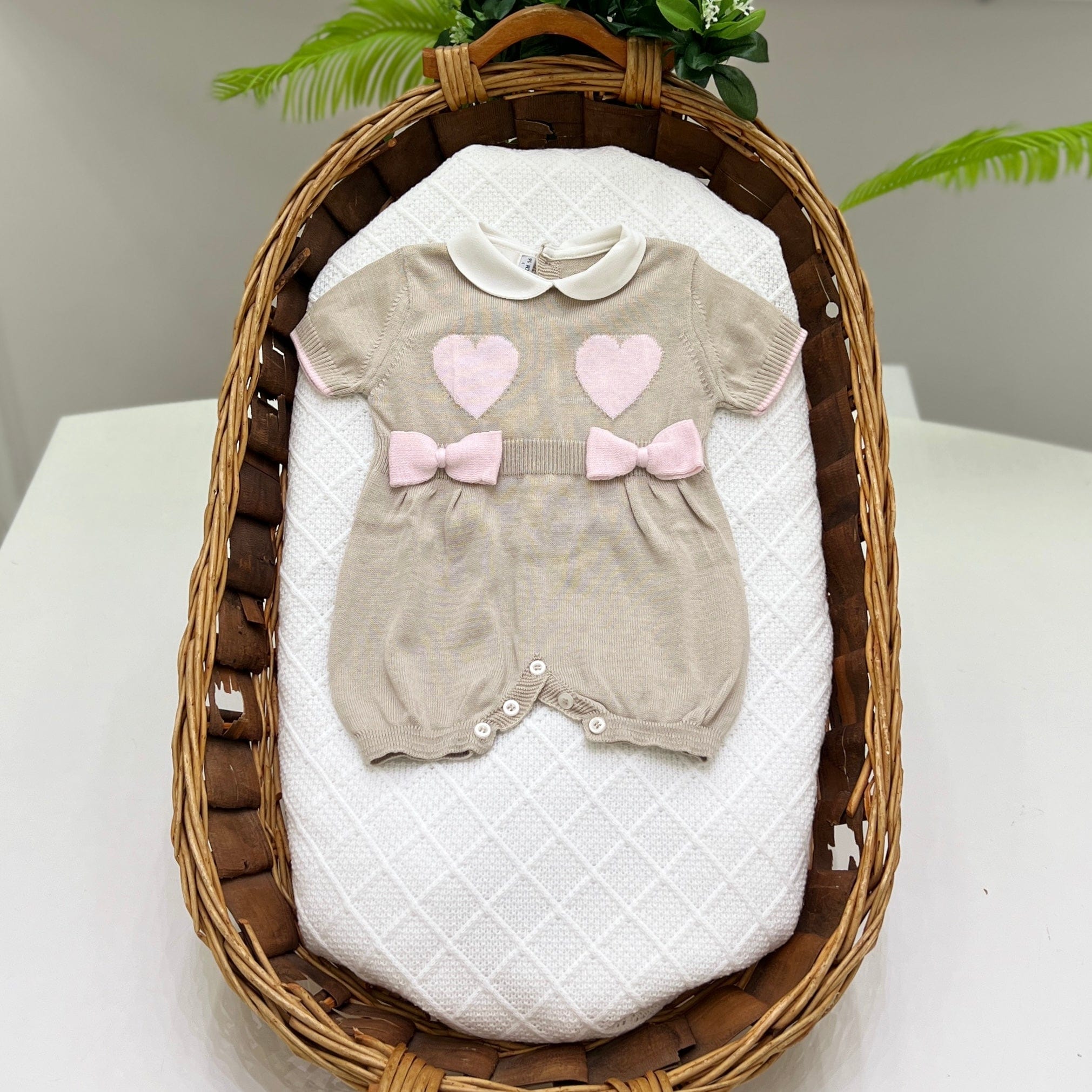 Pagliaccetto in filo con cuori