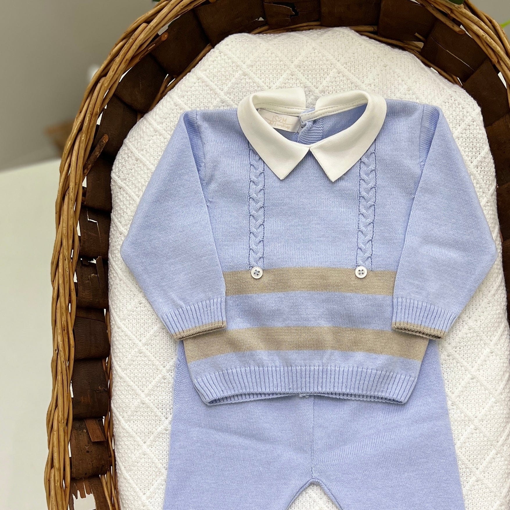 Tutina spezzata in filo con righe