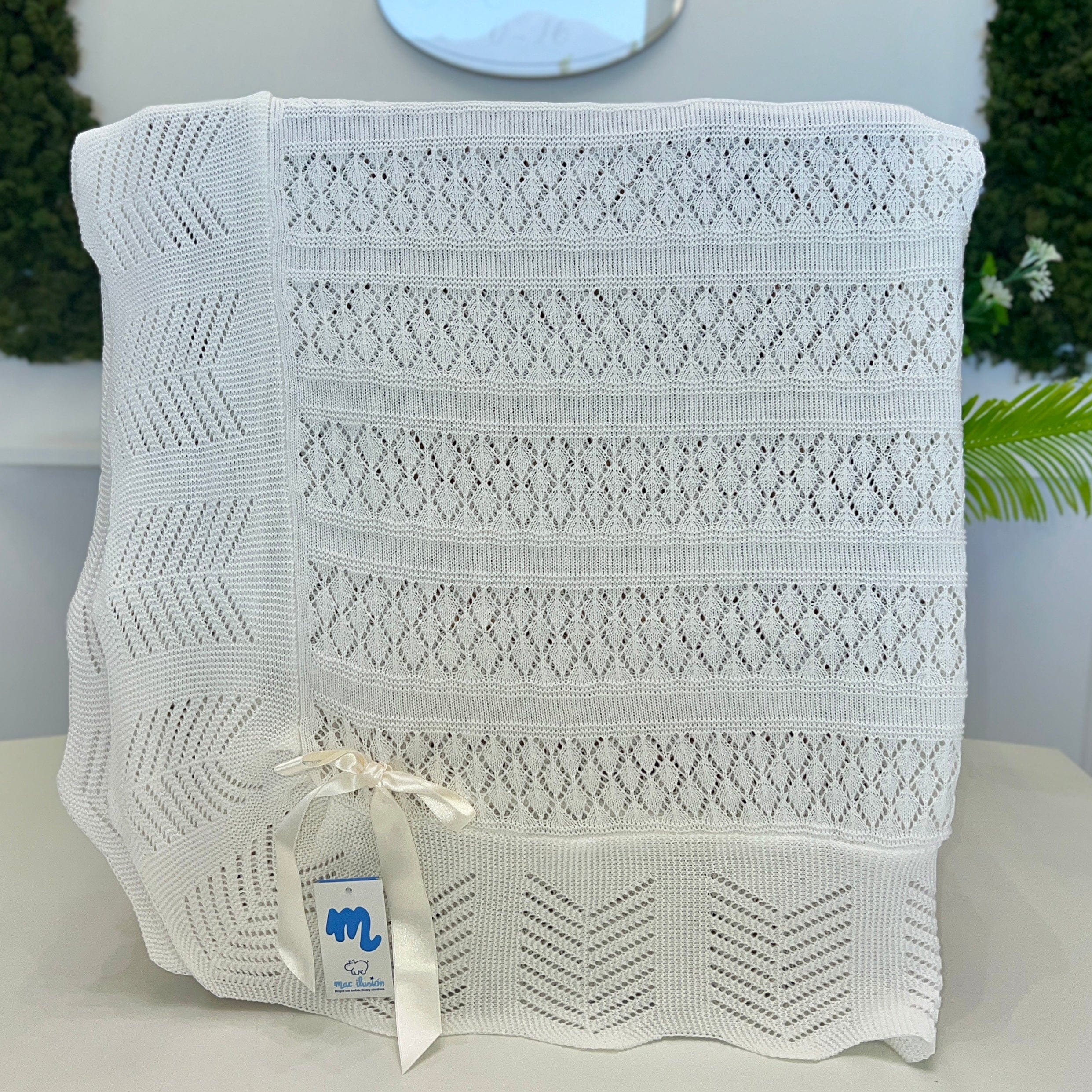 Coperta traforata con smerlo - Mac Ilusion