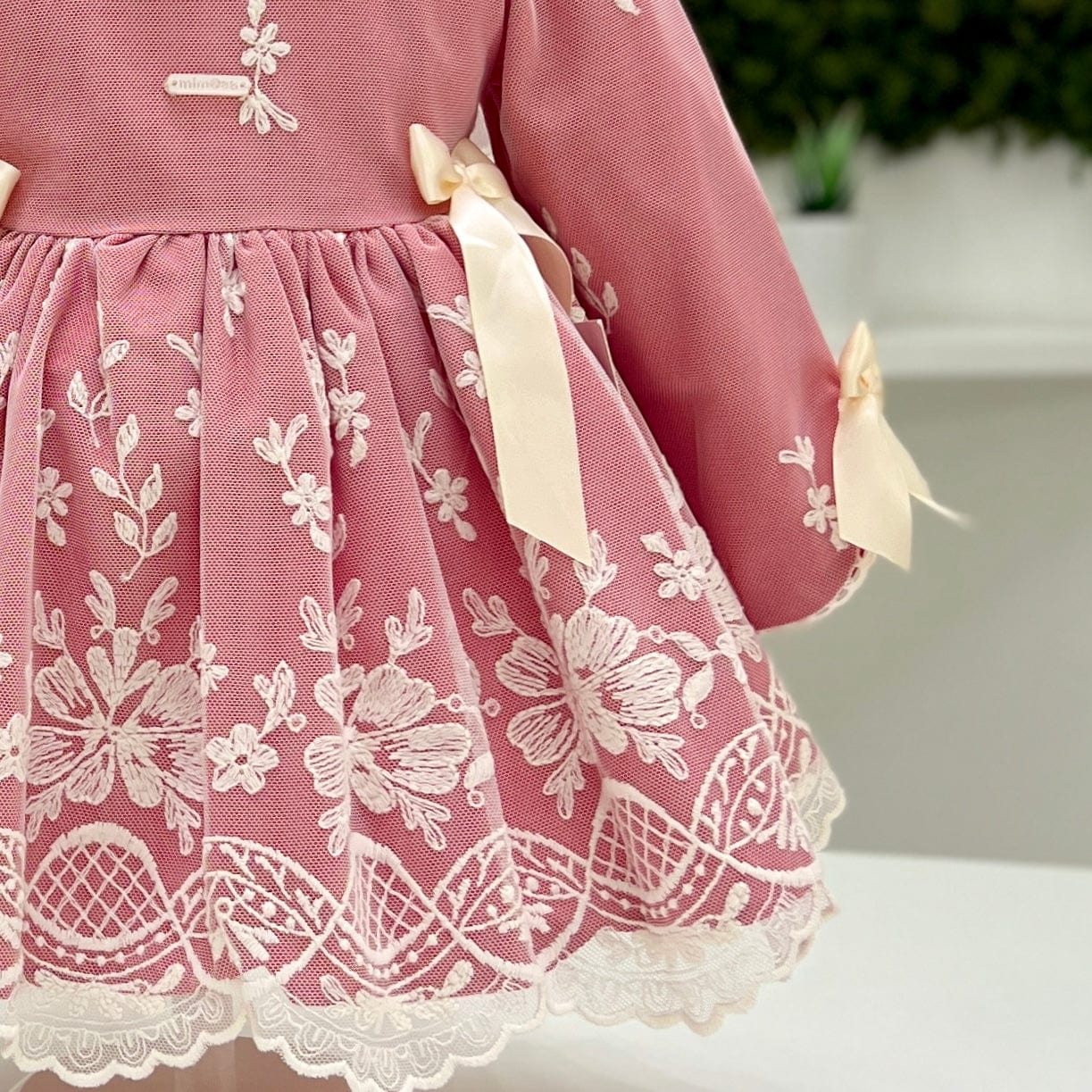 Abito tulle ricamato