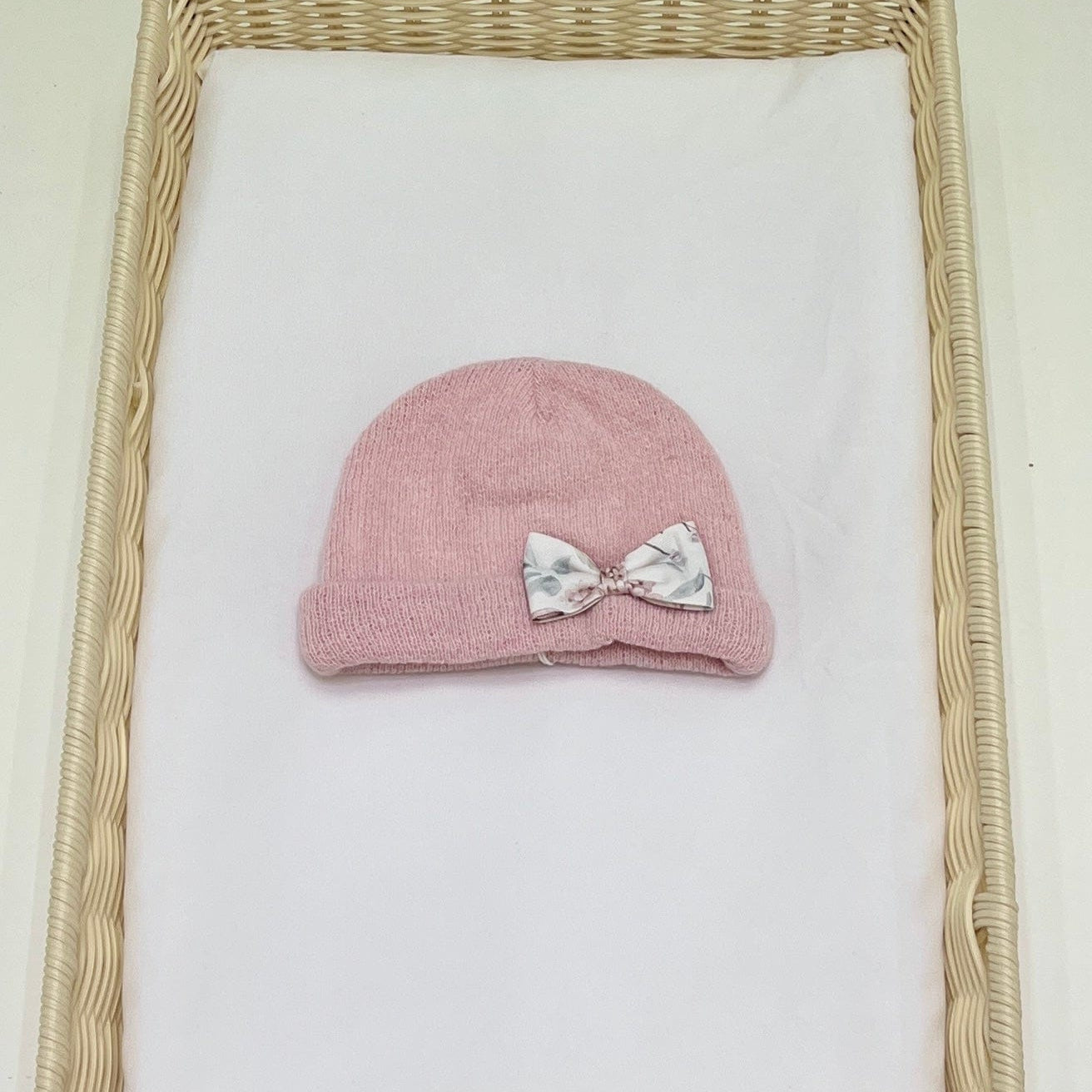 Cappello in caldo cotone con fiocco