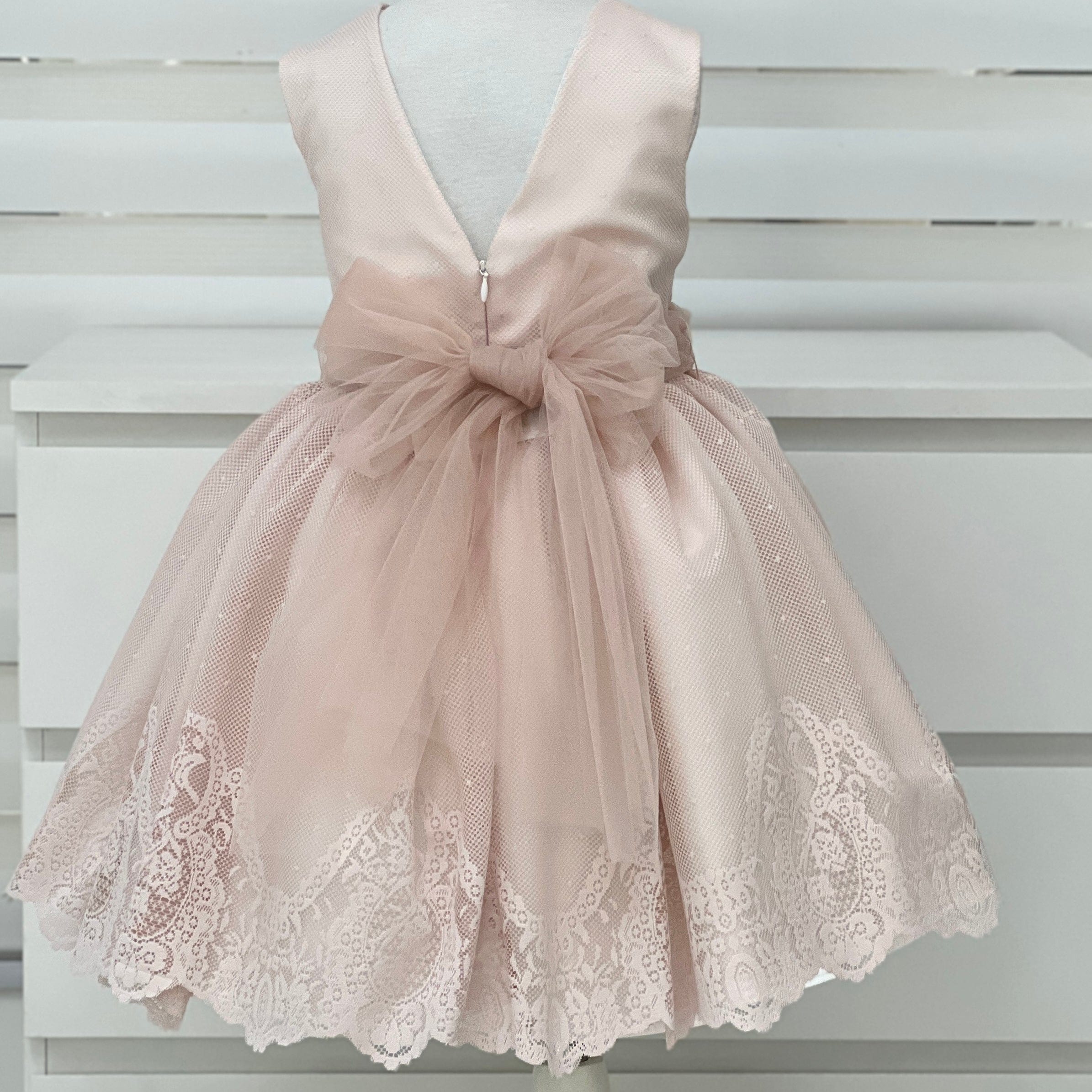 Abito elegante ricamato