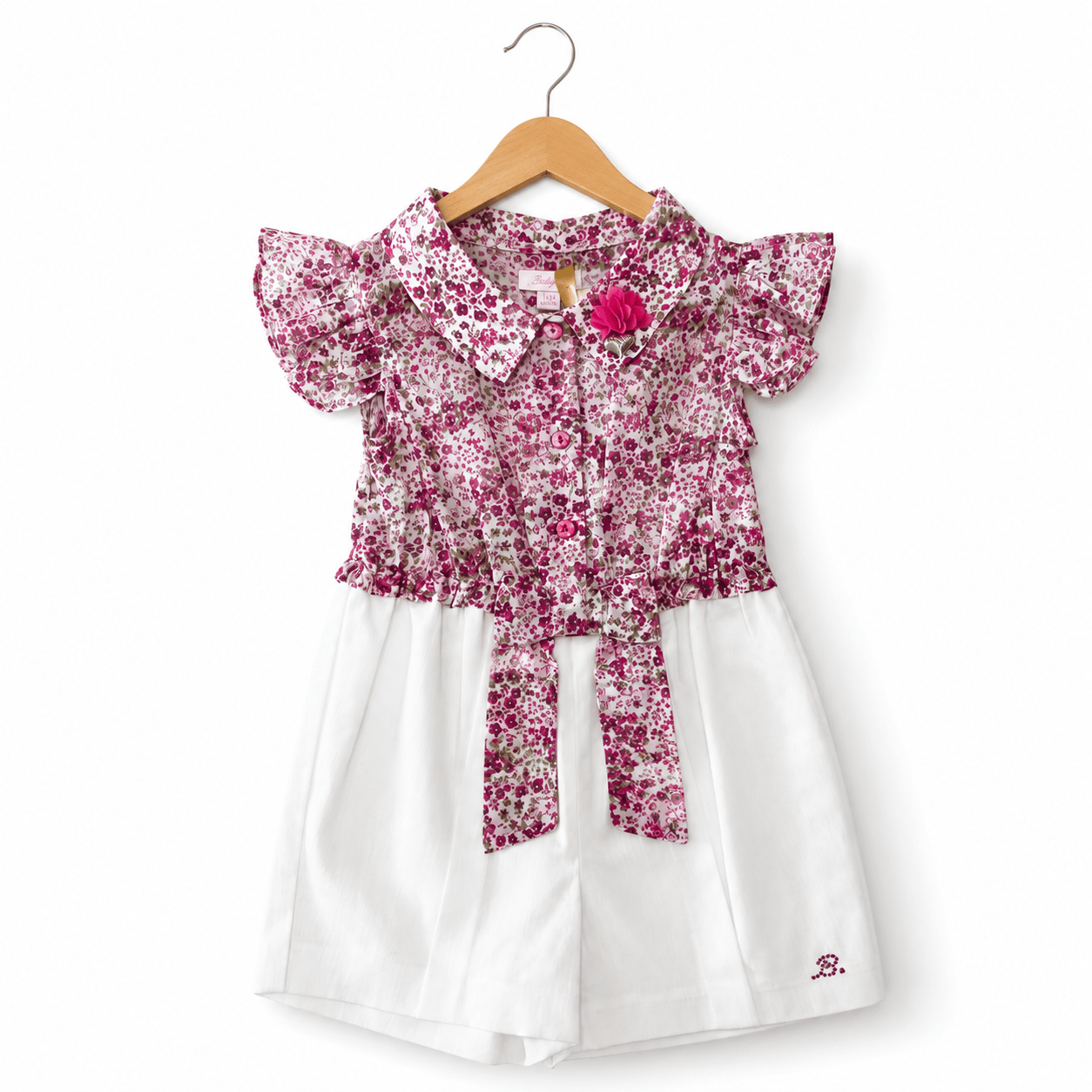 Completo bambina con camicia floreale e shorts bianchi