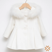 Cappotto svasato con ecopelliccia