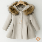 Cappotto svasato con ecopelliccia