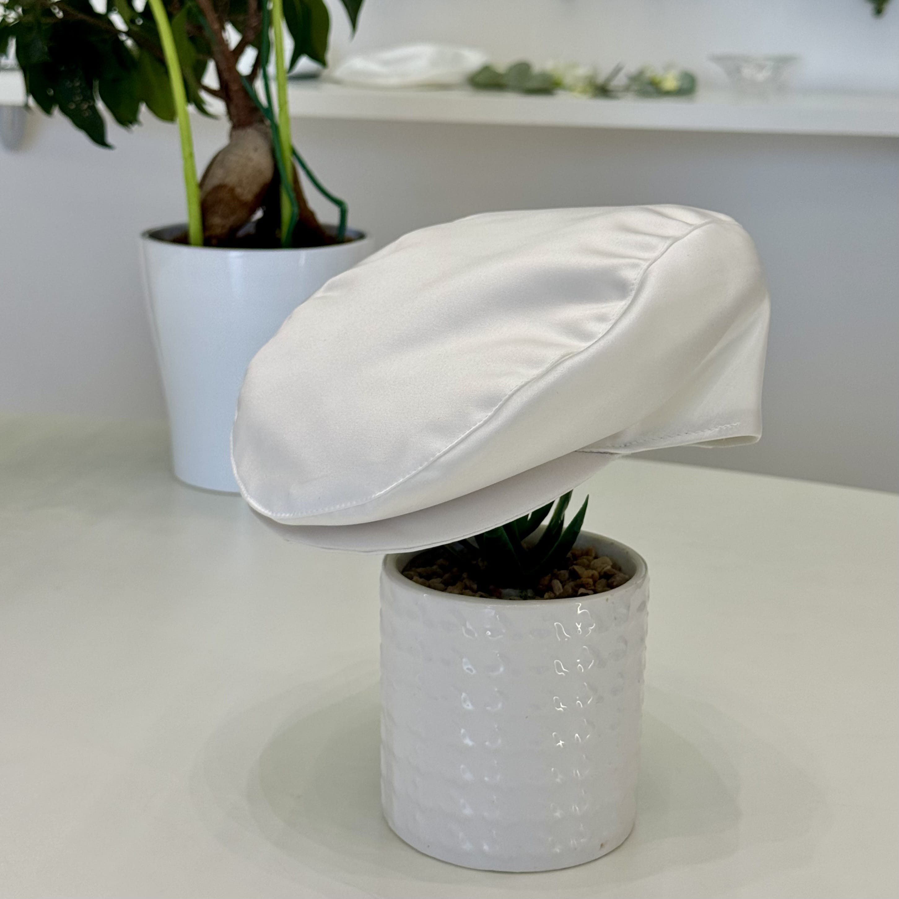 Luxury Clotch Cap Mikado Bianco