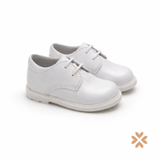 Scarpa derby in pelle bianca con lacci