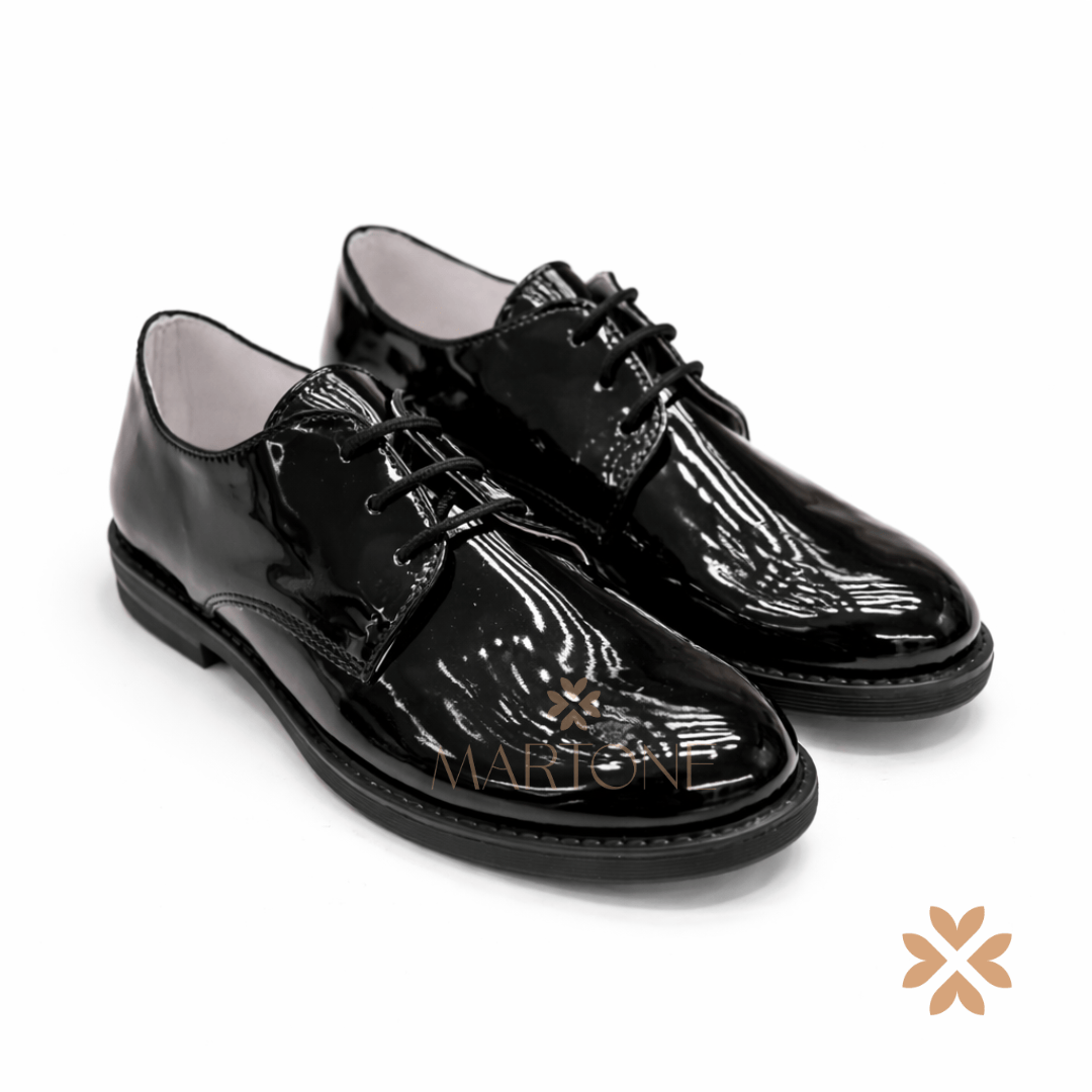 Scarpa elegante in vernice lucida