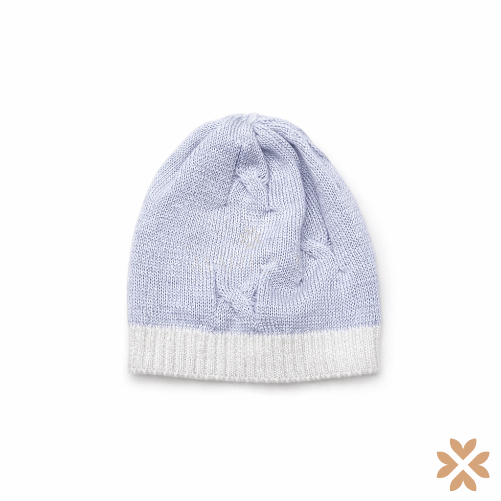 Cappellino in filo celeste e bianco – Primodì Bebè