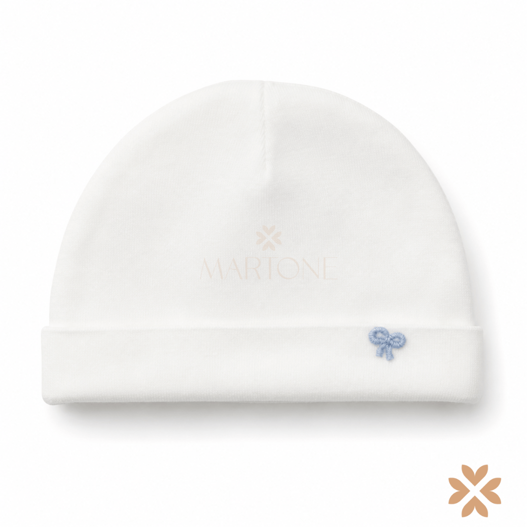 Cappellino bianco con fiocchetto celeste-Tetto e Tatta
